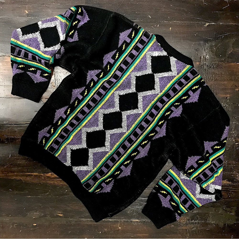 Abstract Patterned Knit Pullover Sweater - Picture 4 of 4